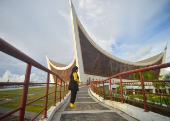 Apa itu Wisata Halal, Adakah Destinasi Wisata Halal di Indonesia yang Asyik untuk Dikunjungi ?