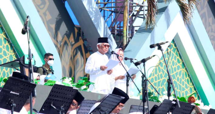 Bacakan Rekomendasi Muktamar Fiqih Peradaban I, Gus Mus : Khilafah Bertentangan dengan Pokok Tujuan Agama!