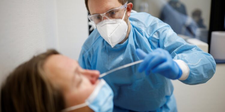 RUU Kesehatan Perkuat Perlindungan Hukum Bagi Dokter, Perawat, Bidan, Tenaga Medis Lain