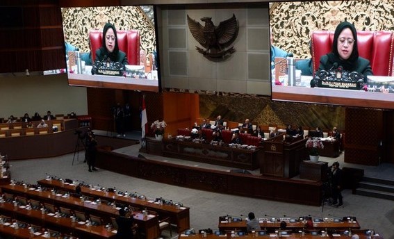 Diwarnai Protes dan Kontroversi, DPR dan Pemerintah Sahkan Omnibus Law RUU Kesehatan
