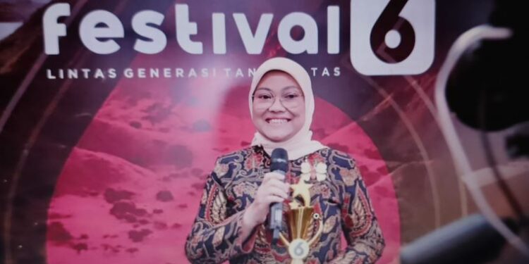 Menaker Ida Fauziyah Raih Anugerah Inspiratif Perempuan Hebat Liputan6.com 2023