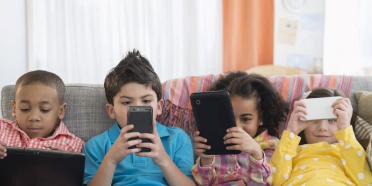 Cegah Kecanduan Internet, China Batasi Penggunaan Smartphon bagi Anak-anak dan Remaja