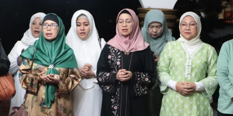 Kenang Jasa Para Penyebar Agama Islam, Ida Fauziah Ziarah ke Makam Para Habaib di Jakarta