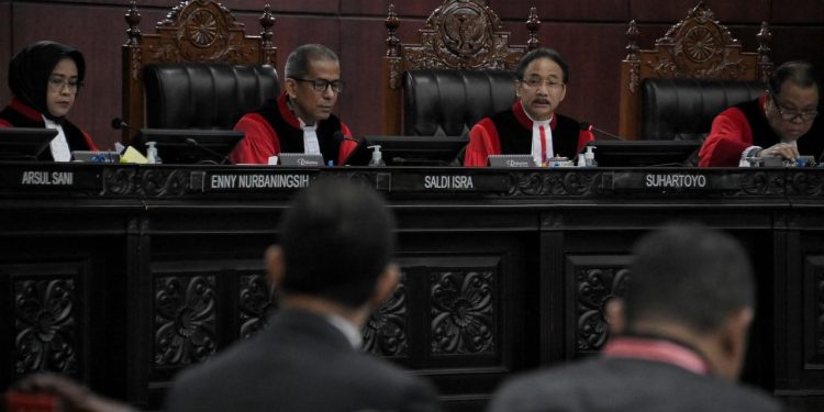 MK Tolak Semua Gugatan Pilpres 2024, 3 Hakim MK Nyatakan Dissenting Opinion!
