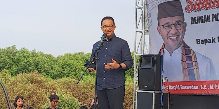 Halal Bihalal dengan PKL, Anies Nyatakan Serius Pertimbangkan Maju Pilkada DKJ