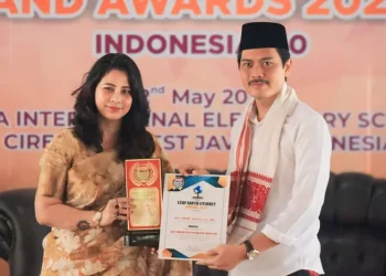 Sukses Berinovasi di Pesantren, KH Imam Jazuli Raih Penghargaan Internasional