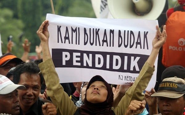 Tegas, Fraksi PDI Perjuangan DPRD DKI Tolak Kebijakan Cleansing Guru Honorer