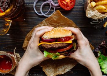 Presiden Jokowi Terbitkan Aturan Pelaksanaan UU Kesehatan, Ada Larangan Iklan Fast Food sampai Jual Rokok Eceran