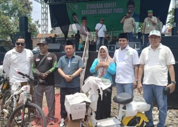 Banjir Hadiah di Syukuran Rakyat Bersama Sahabat Fuadi, Bukti PKB Tidak Lupa Pendukungnya