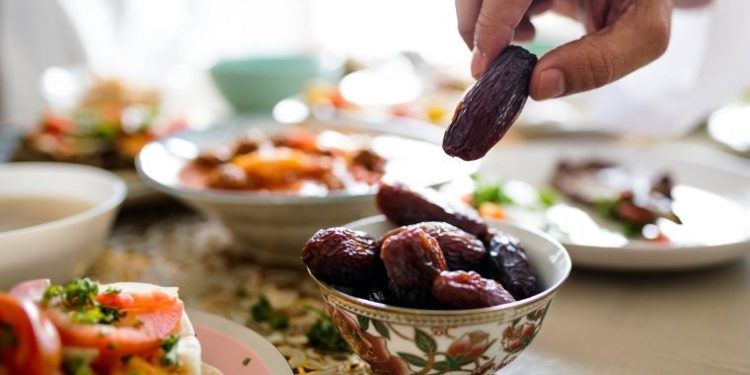 Makna dan Hakikat Puasa Ramadhan: Ibadah, Kesehatan, dan Kepedulian Sosial