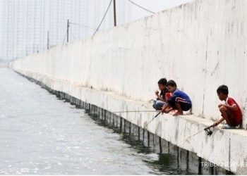 Tanggul Laut Raksasa