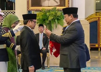 Gus Muhaimin Terima Bintang Mahaputera Adipurna dari Presiden Prabowo